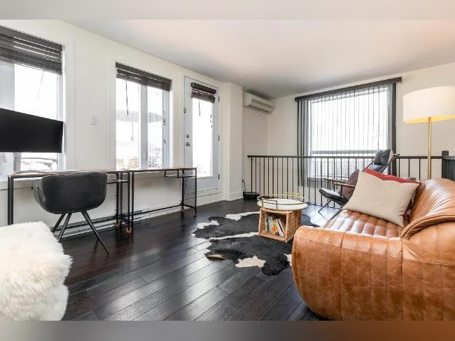 Splendid modern style condo Berri Uqam 2490/m