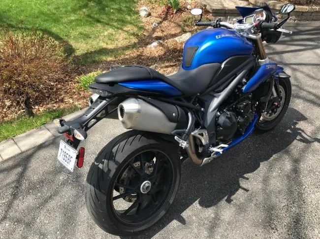 Triumph Speed Triple 2014 thumbnail 2
