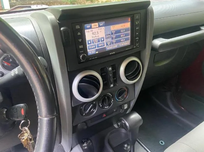 Jeeps Wrangler Sahara Unlimited 2008 en bonne condition à vendre thumbnail 7
