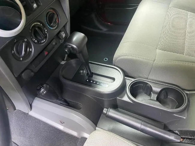 Jeeps Wrangler Sahara Unlimited 2008 en bonne condition à vendre thumbnail 9