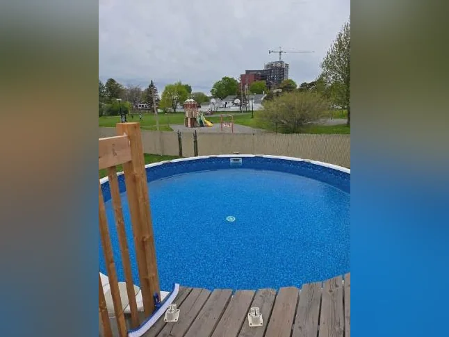 Piscine Hors 21 pieds