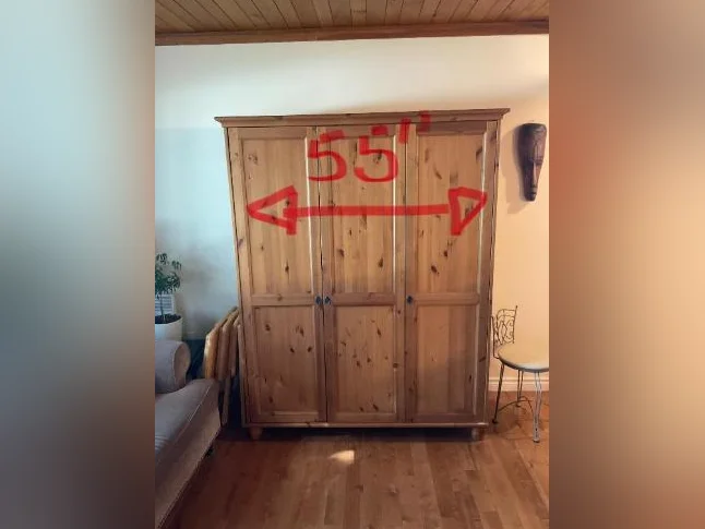 Armoire penderie en bois en très bon état