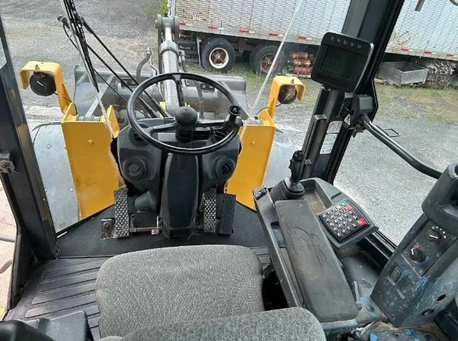 2012 Wheel Loader John Deere 524K Diesel Chargeuse JD 524 thumbnail 8