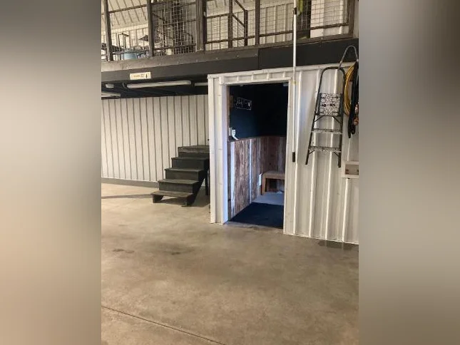 Garage/ entrepôt à louer thumbnail 2