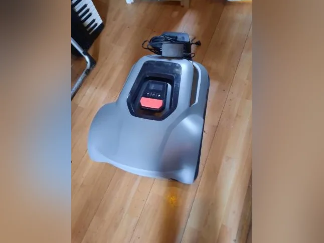 a vendre tondeuse robot neuf jamais servi
