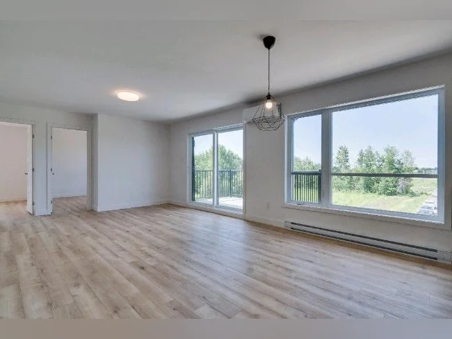 Superbe logement 4 1/2 thumbnail 3