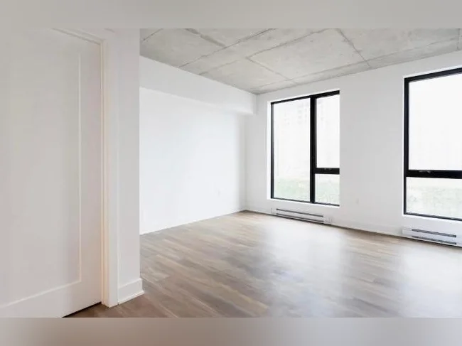 2 Mois Gratuit Condominium Laval thumbnail 6