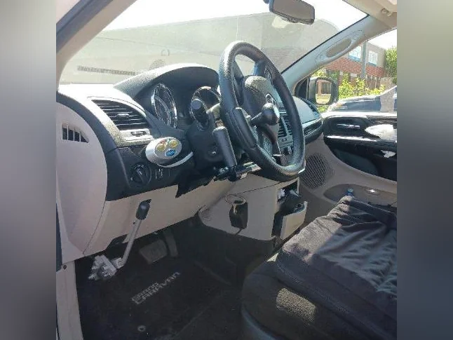 2013 Dodge Grand Caravan minifourgonette adapte pour fauteuil roulant thumbnail 5