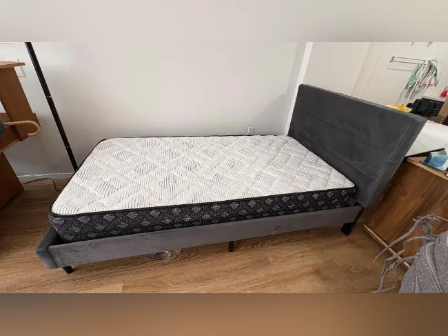Lit simple avec matelas thumbnail 5