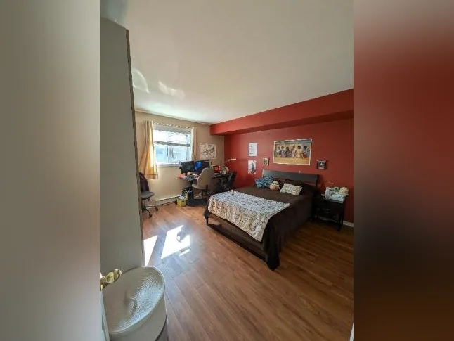 Grand condo à Charny, Lévis. 1122pi2, 2 chambres, stationnement, gym, sauna, verrière, rangement thumbnail 8