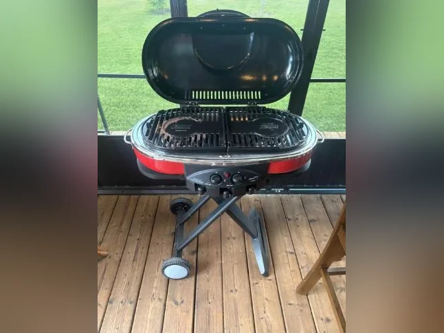 BBQ Coleman Roadtrip thumbnail 2