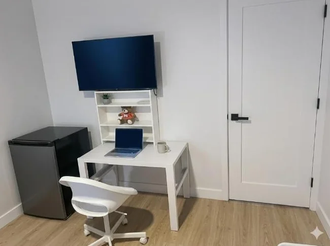 Chambre TOUT INCLUSE et MEUBLÉE à Longueuil thumbnail 2