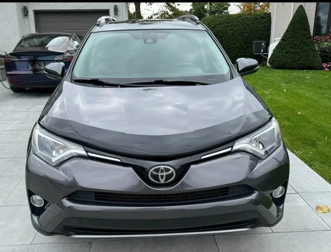 Toyota RAV4 XLE AWD 2017 - Excellente Condition, Faible Kilométrage thumbnail 2
