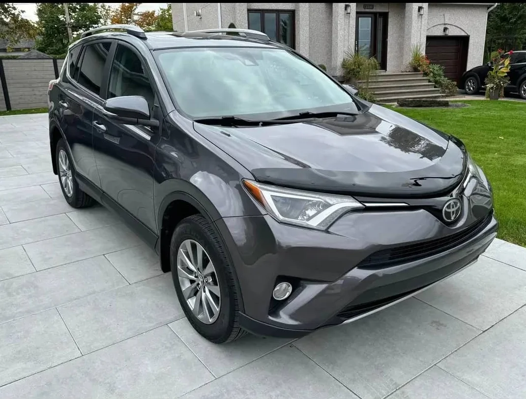 Toyota RAV4 XLE AWD 2017 - Excellente Condition, Faible Kilométrage thumbnail 8