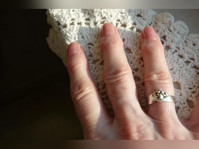 BAGUE achetée au Salon des Métiers d'Art , argent 925 .et bille d'Or . thumbnail 3