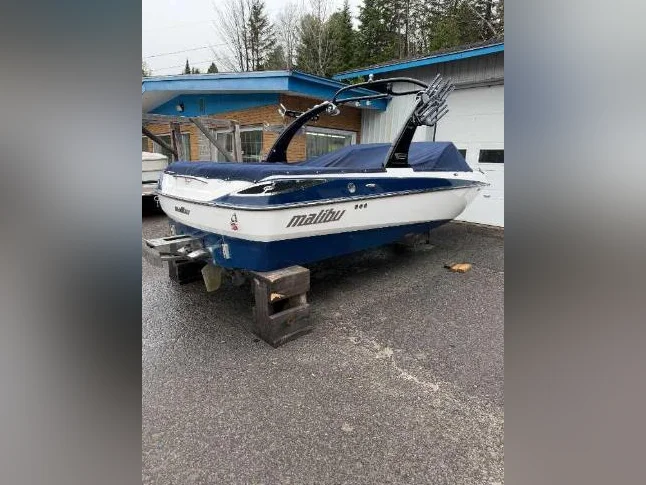 Bateau Malibu Wakesetter thumbnail 4