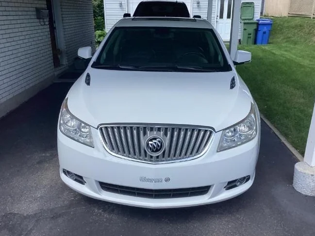 Buick Lacrosse 2012 FWD, 89500 km, Tel:842-2121