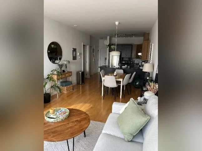 Rare : condo 3 1/2 dernier étage, terrasse privée sur toit 360° thumbnail 4