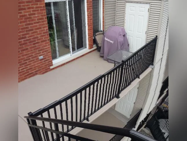 Rare : condo 3 1/2 dernier étage, terrasse privée sur toit 360° thumbnail 9