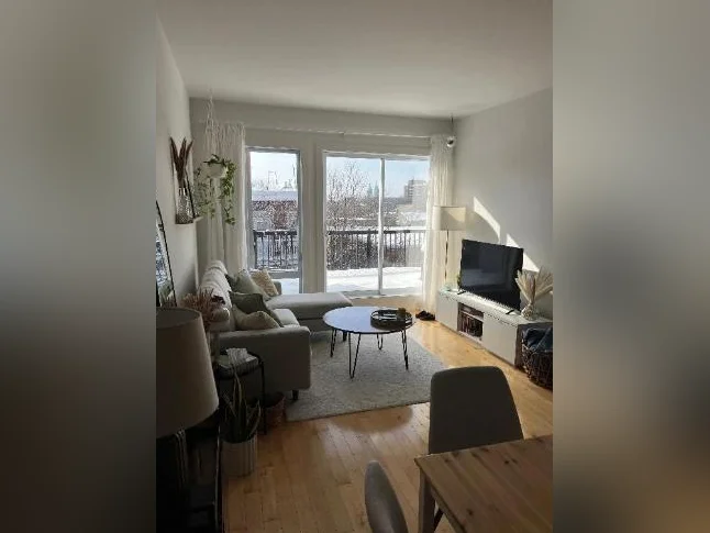 Rare : condo 3 1/2 dernier étage, terrasse privée sur toit 360° thumbnail 3