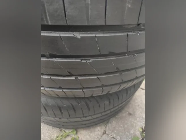 255-40R20x4 pneus été Goodyear Eagle comme neufs. Usure 7.5/32 (Neuf=8/32) thumbnail 4
