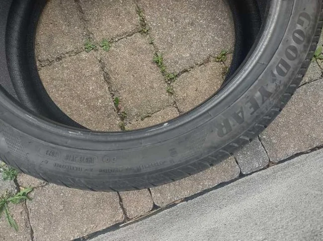 255-40R20x4 pneus été Goodyear Eagle comme neufs. Usure 7.5/32 (Neuf=8/32) thumbnail 5