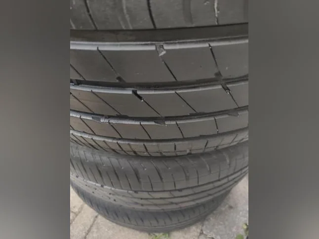 255-40R20x4 pneus été Goodyear Eagle comme neufs. Usure 7.5/32 (Neuf=8/32) thumbnail 3