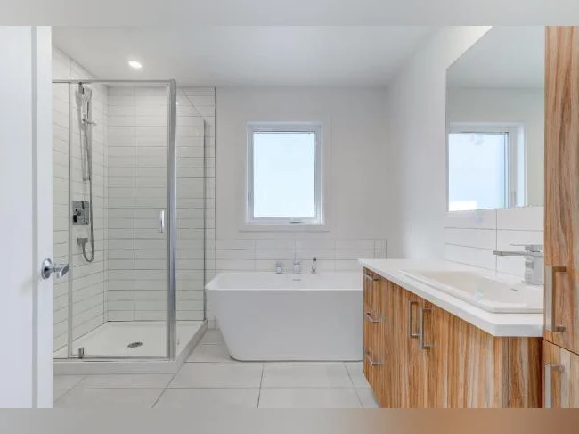 5 1/2 Ste madeleine Haut de triplex ,Beau logement récent comme neuf thumbnail 4