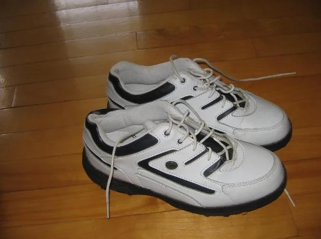 Chaussures de golf pour femme.