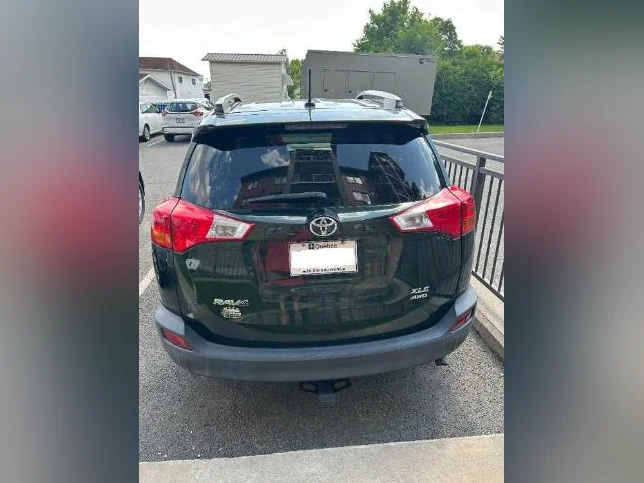 Toyota RAV4 2013 XLE AWD thumbnail 4