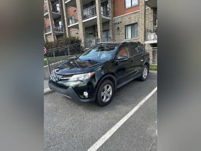Toyota RAV4 2013 XLE AWD thumbnail 3
