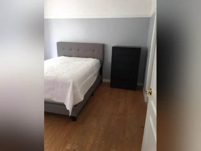 GRANGE CHAMBRE À LOUER TOUT INCLUS– RIVIÈRE-DES-PRAIRIES- Montreal thumbnail 8