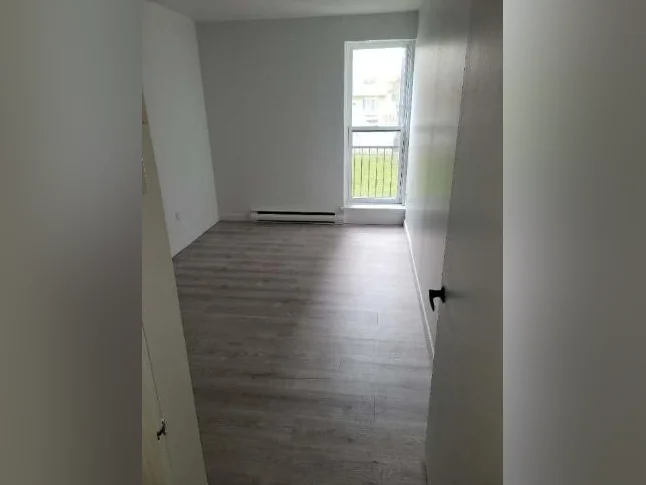 Très Bel Appartement 4 1/2 à Louer - Boulevard Des Sources - DDO - Aussi Studio, 3 1/2 thumbnail 6