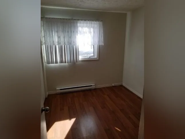 4 1/2 Logement/ Appartement 418-389-6380 thumbnail 5
