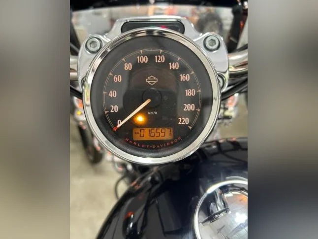 Harley Davidson sporster custom xl1200 2017 thumbnail 5