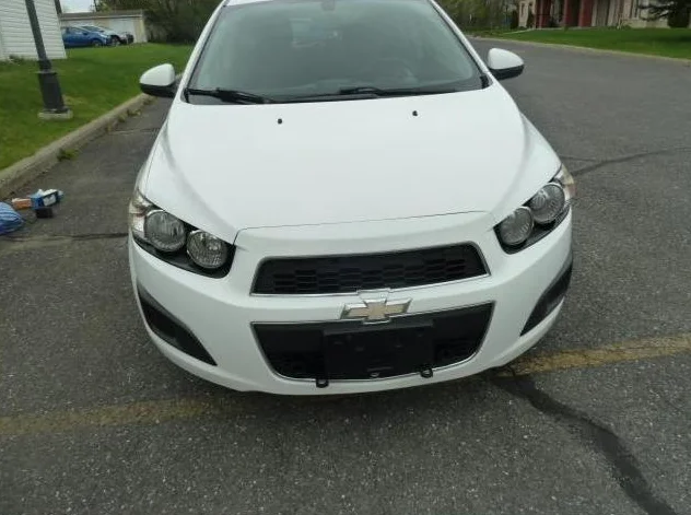 Chevrolet Sonic Hathback 2014 + système de remorquage à plat Patriot 3 (SI VOUS VOYEZ L'ANNONCE, LES PRODUITS SONT DISPONIBLES)