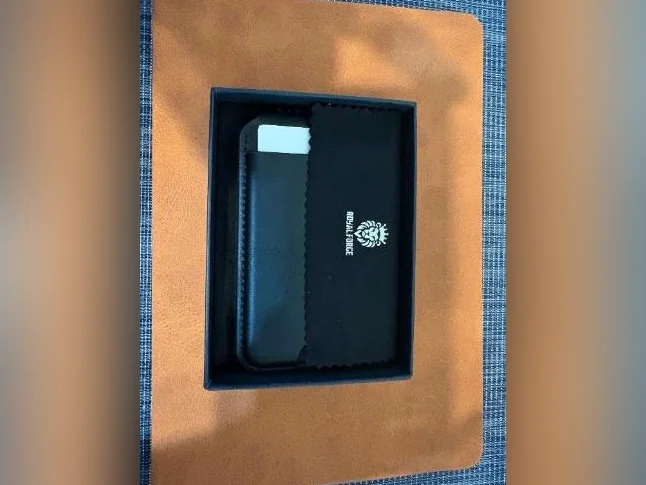 Portefeuille MagSafe royal force