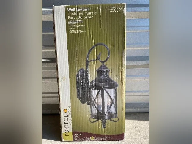 Exterior wall lantern