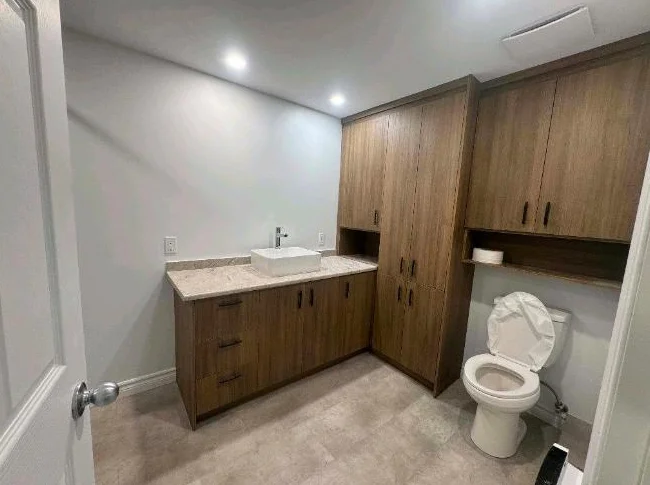 Grand logement 6 1/2 (sous-sol)