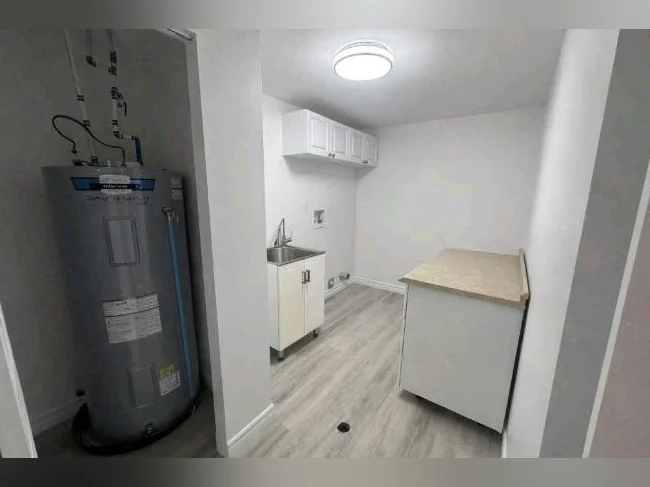 Grand logement 6 1/2 (sous-sol) thumbnail 6