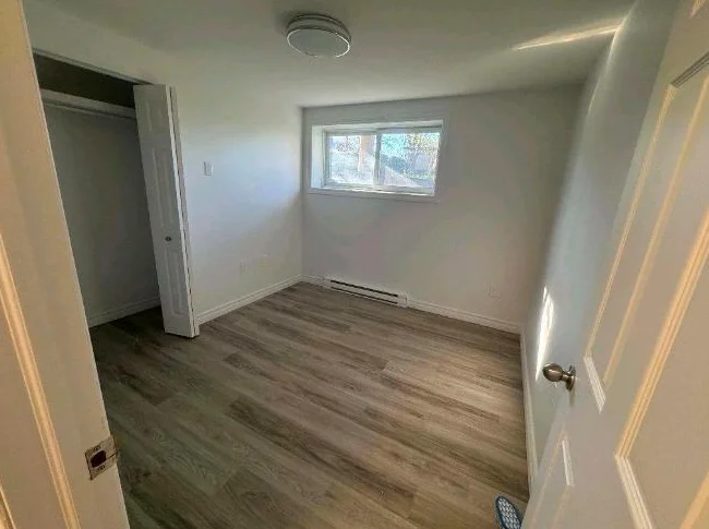 Grand logement 6 1/2 (sous-sol) thumbnail 8
