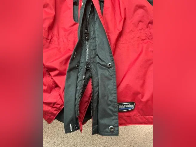 Manteau et pantalon imperméable marque WETSKINS grandeur XL thumbnail 6