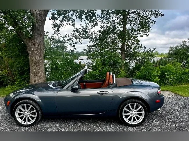 Mazda MX-5 Miata 2007 Impeccable!