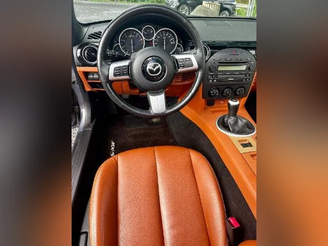 Mazda MX-5 Miata 2007 Impeccable! thumbnail 6