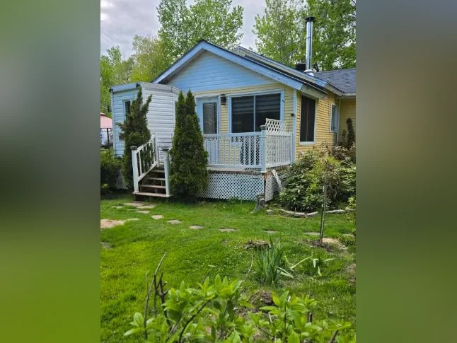 Tres beau Chalet 4 saisons a Vendre a Plessisville pres du golf