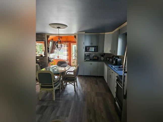 Tres beau Chalet 4 saisons a Vendre a Plessisville pres du golf thumbnail 2