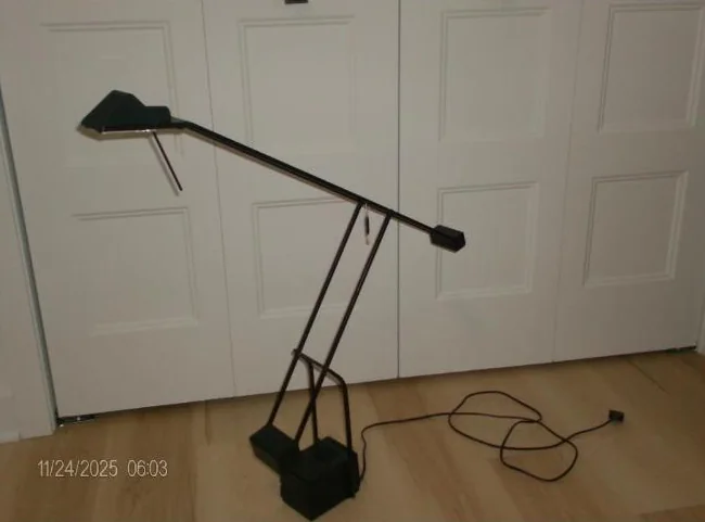 Lampe moderne noire "Fase" transformable. thumbnail 2