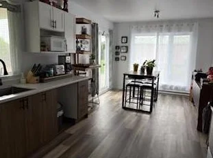 Logement 5½ à louer secteur Ste-Luce disponible le 1er Septembre