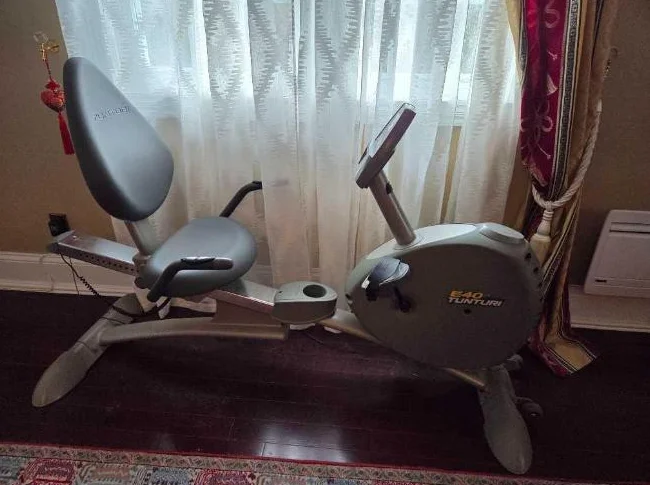 Vélo stationnaire horizontal Tunturi