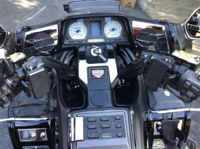 Honda GoldWing 1500 GL 1999 - 50 ième anniversaire thumbnail 4